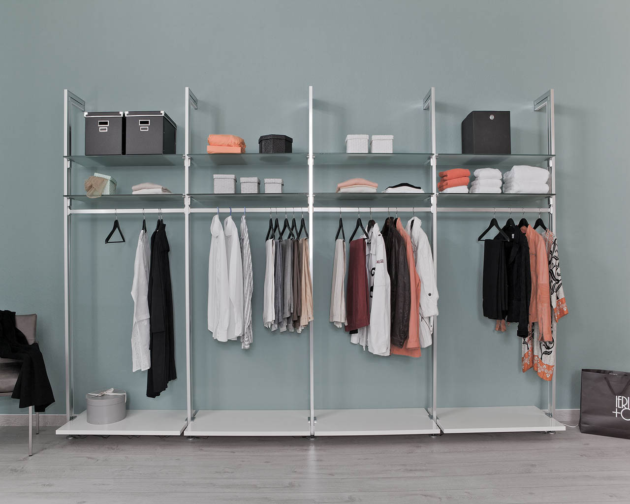 begehbarer_kleiderschrank_domino_v1_led1_frank_schranksysteme