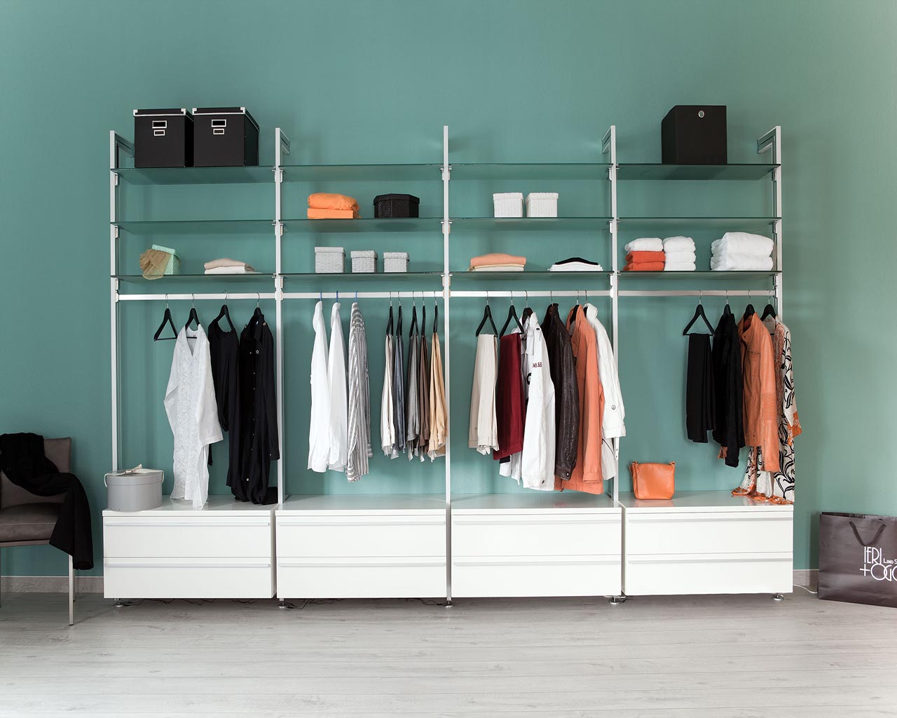 begehbarer_kleiderschrank-domino_v2_led1_frank_schranksysteme