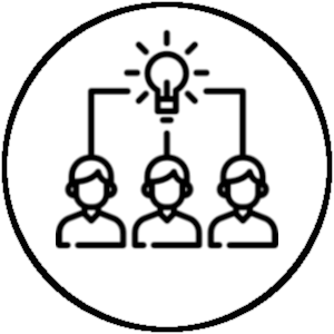 Menschen stehen in einem Kreis, während eine Glühbirne darüber schwebt, was für innovative Gedanken und Teamarbeit steht.