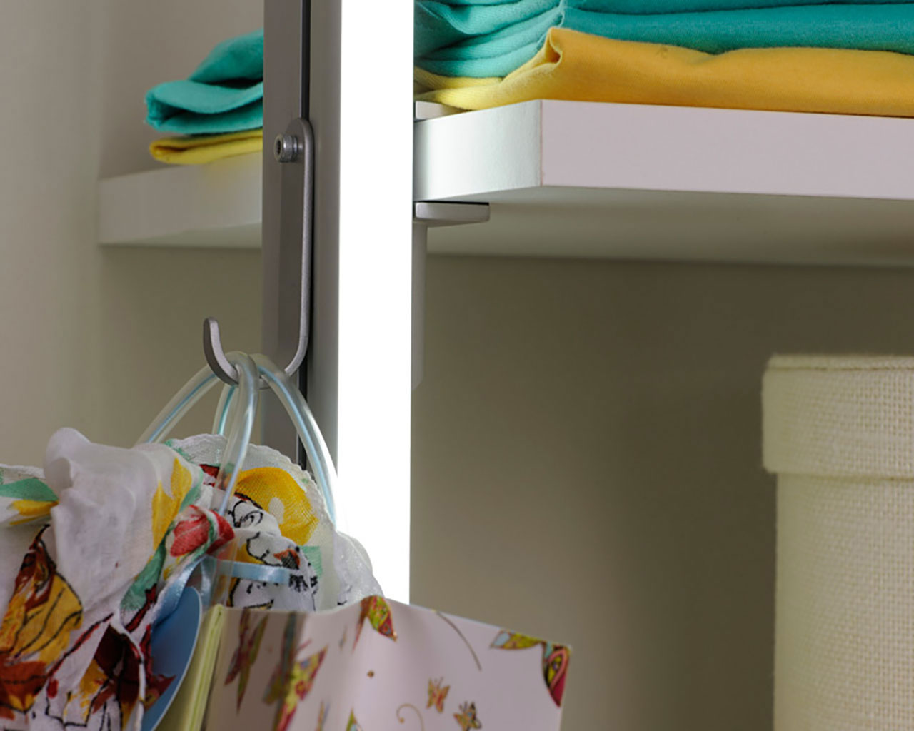 mehrzweckhalter_frank_schranksysteme