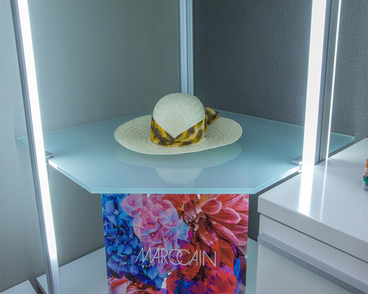 1 Set = 2 St. Glas-Eckböden für Kleiderschrank